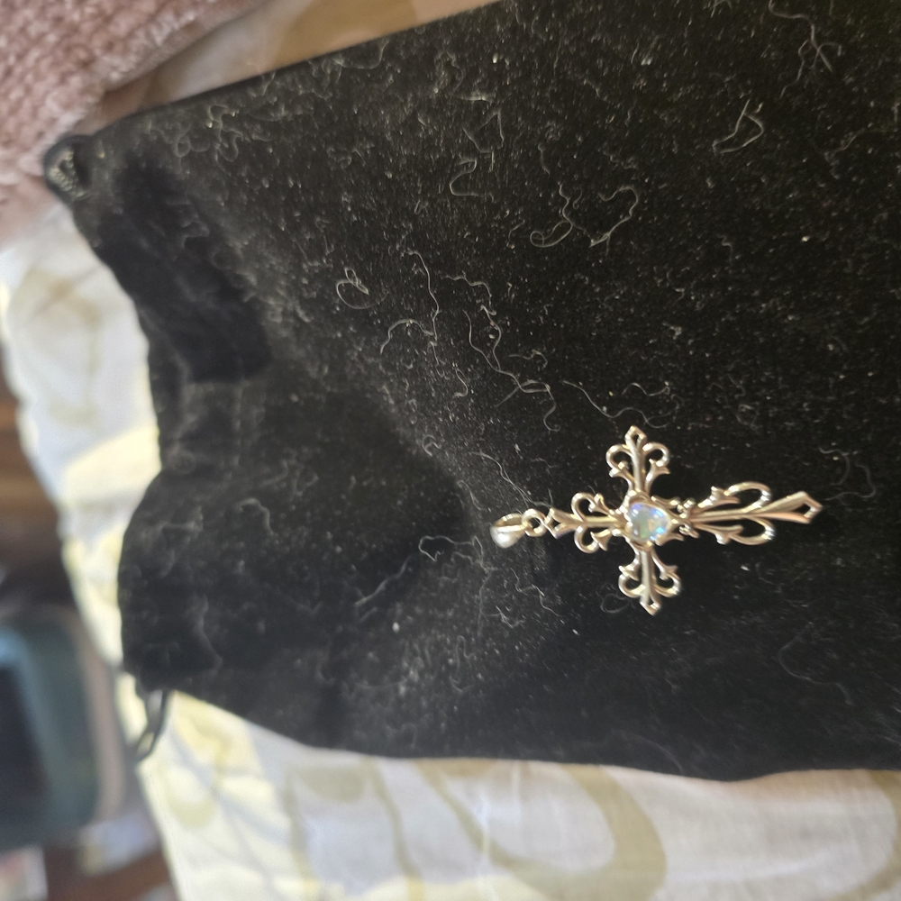 Elegant Silver Cross Pendant
